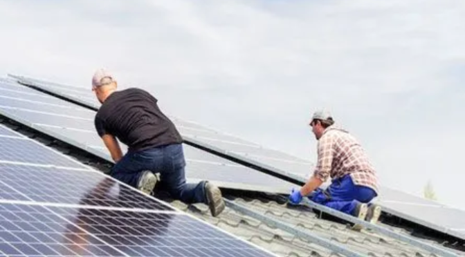 4 Tips to Find a Local & Licenced Solar Energy Installation Company